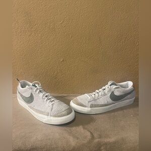 Nike Blazer Low ‘77 Premium shoes; coconut w/green swoosh; men’s size 12